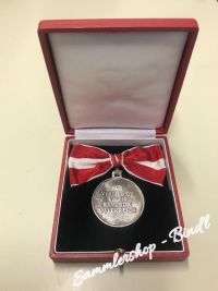 SILBERNE VERDIENSTABZEICHEN
